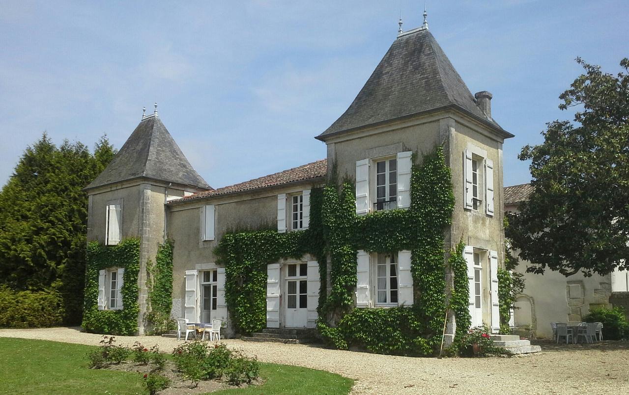 Bed and breakfast Le Logis De Ruelle Extérieur photo