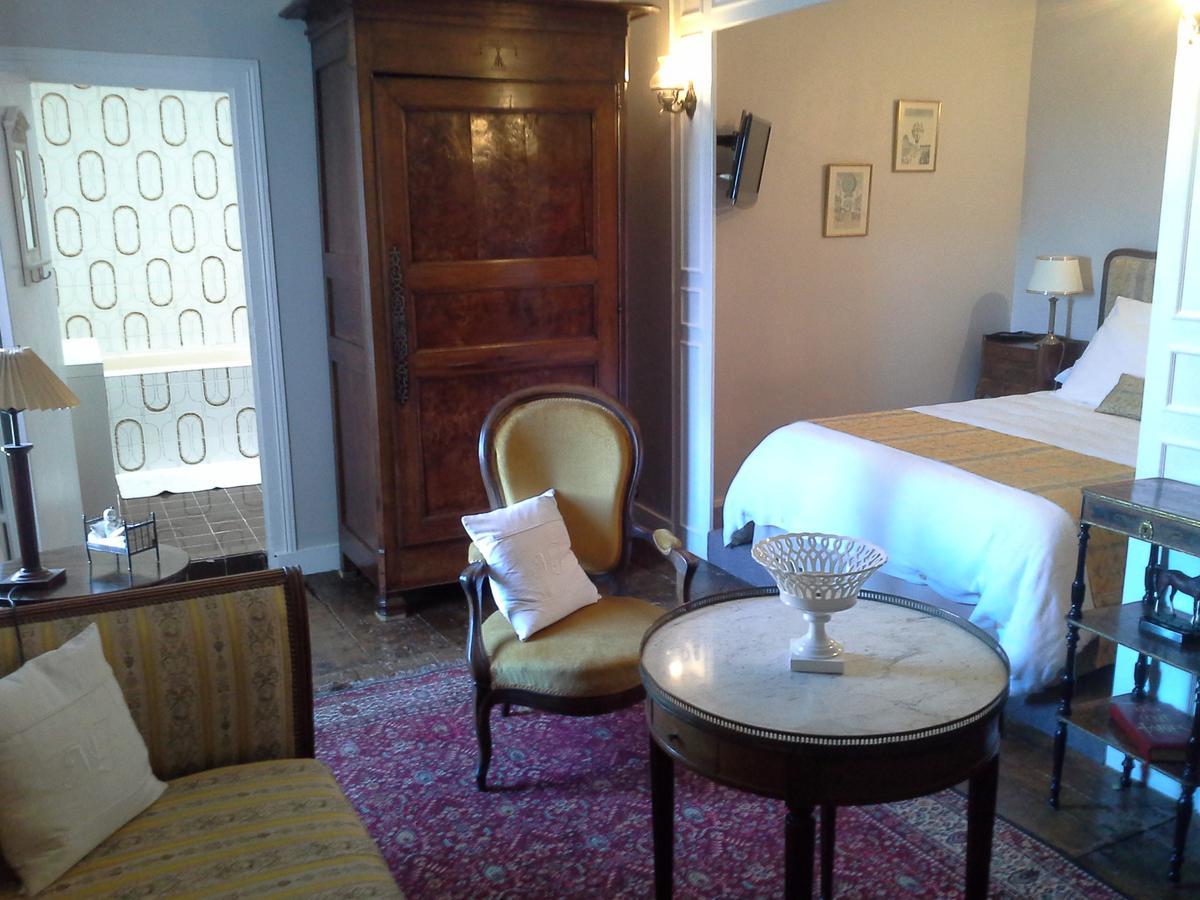 Bed and breakfast Le Logis De Ruelle Extérieur photo